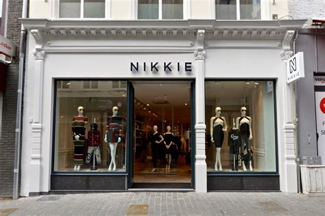 Nikkie Brandstore .